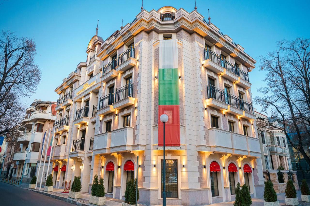 Residence City Garden - Certificate Of Excellence Top 10 Best Five-Stars City Hotels For 2024 Awarded By Htif Plovdiv Bagian luar foto