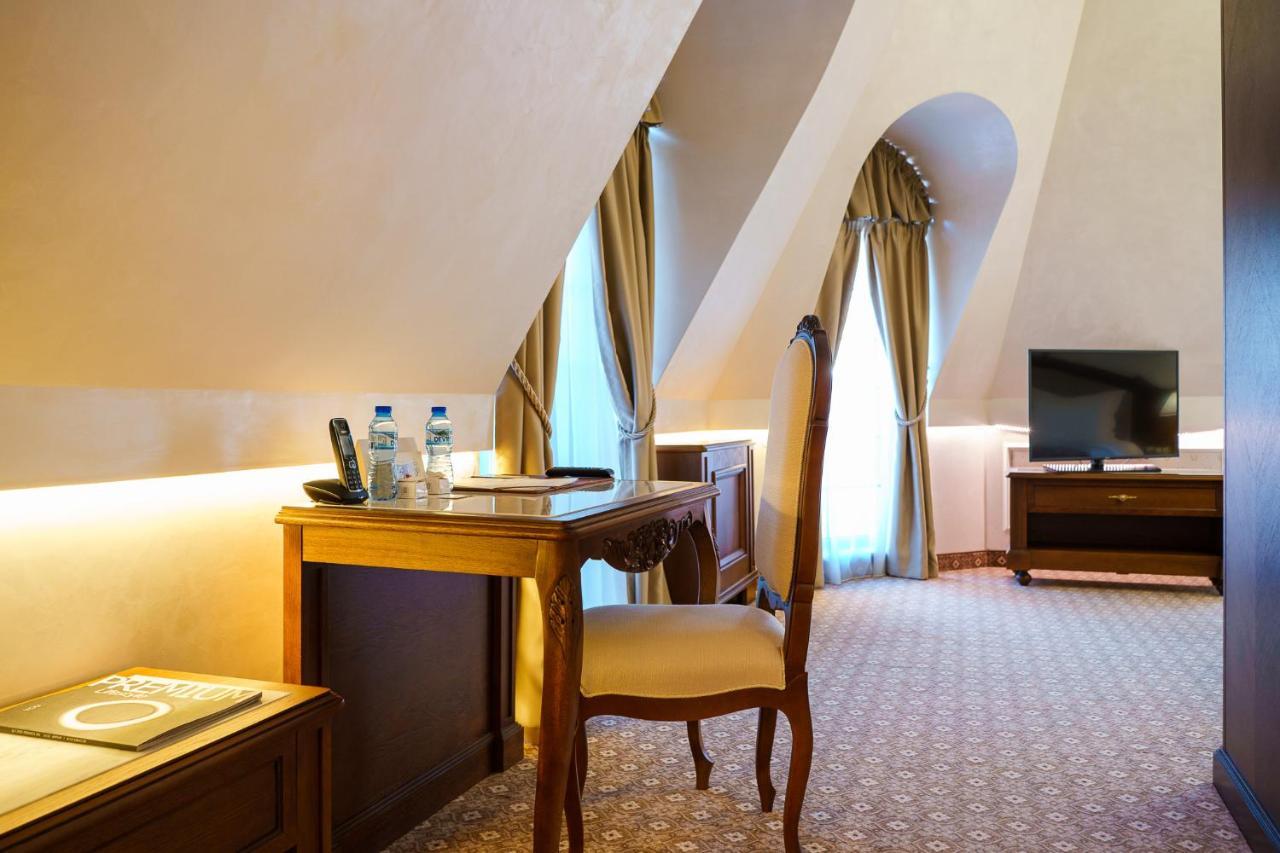 Residence City Garden - Certificate Of Excellence Top 10 Best Five-Stars City Hotels For 2024 Awarded By Htif Plovdiv Bagian luar foto