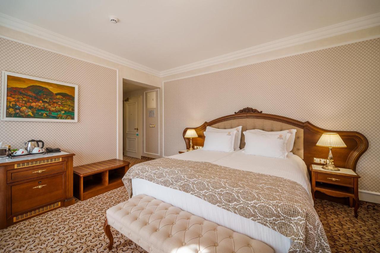 Residence City Garden - Certificate Of Excellence Top 10 Best Five-Stars City Hotels For 2024 Awarded By Htif Plovdiv Bagian luar foto