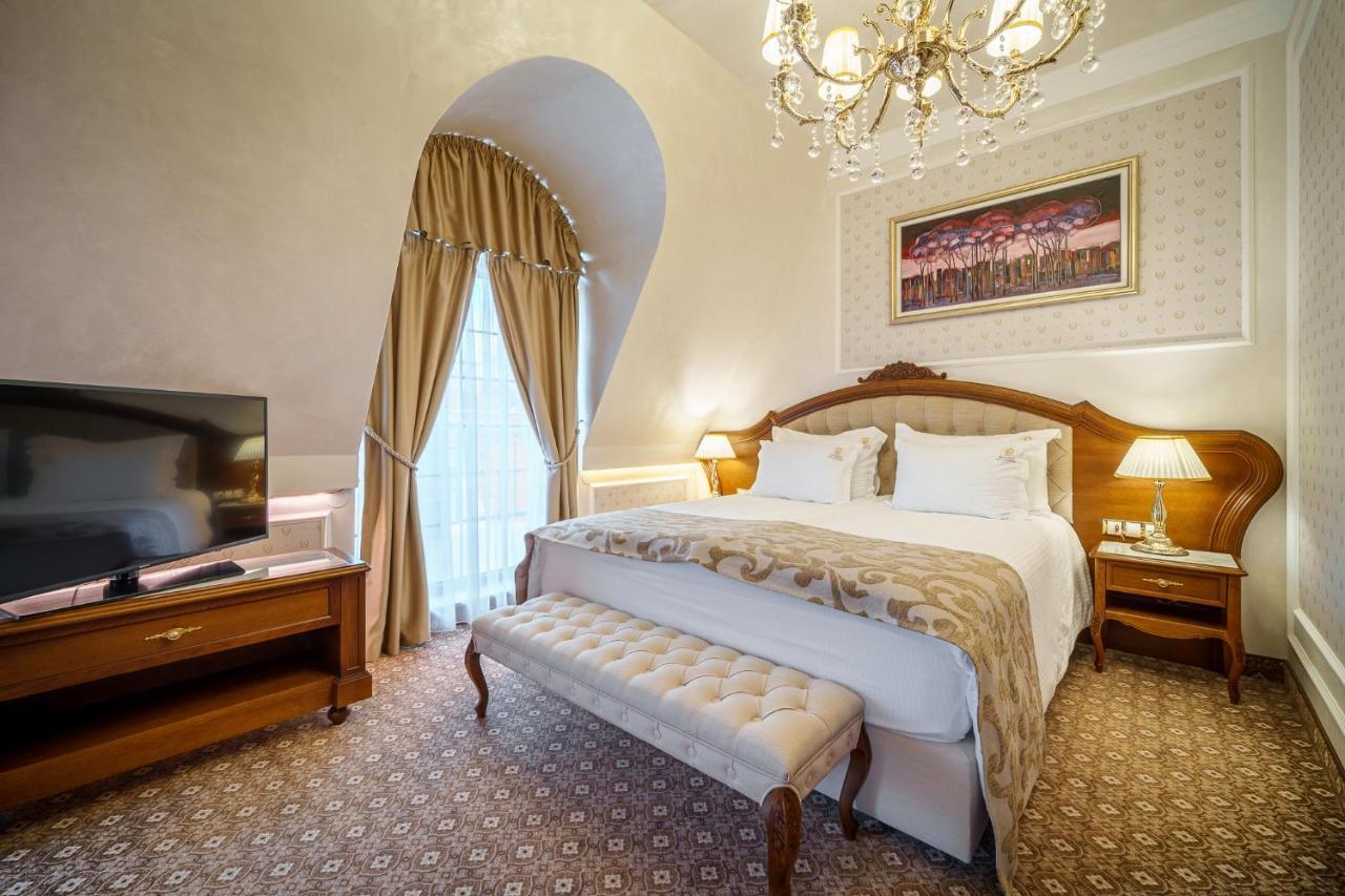 Residence City Garden - Certificate Of Excellence Top 10 Best Five-Stars City Hotels For 2024 Awarded By Htif Plovdiv Bagian luar foto