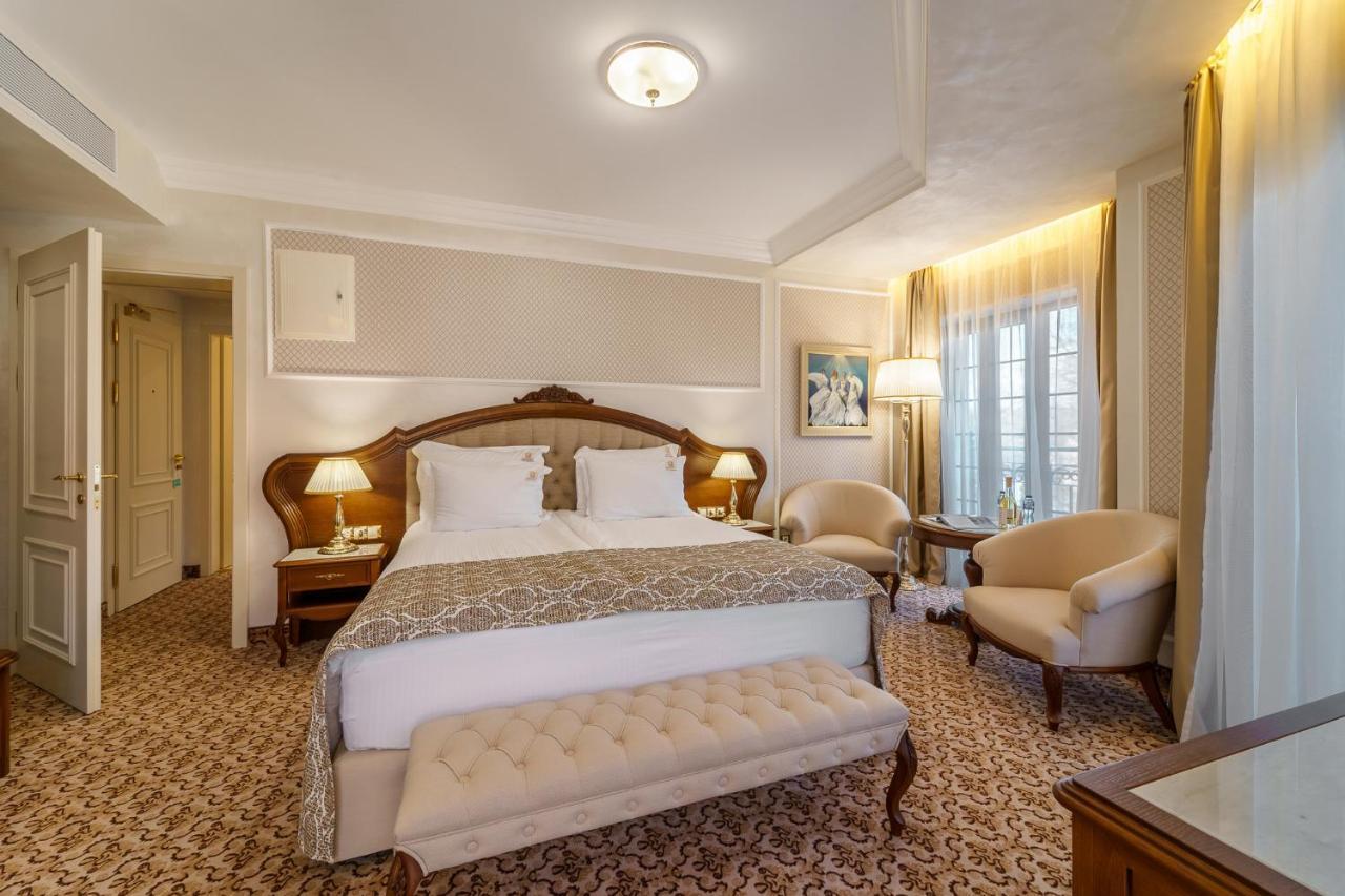 Residence City Garden - Certificate Of Excellence Top 10 Best Five-Stars City Hotels For 2024 Awarded By Htif Plovdiv Bagian luar foto