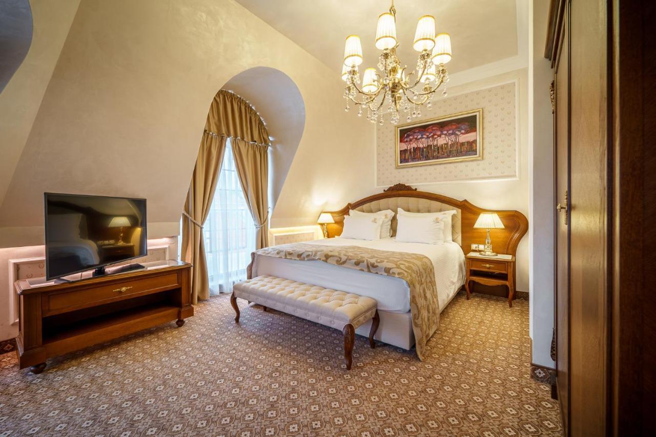 Residence City Garden - Certificate Of Excellence Top 10 Best Five-Stars City Hotels For 2024 Awarded By Htif Plovdiv Bagian luar foto
