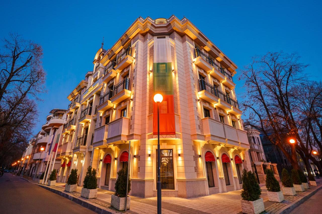 Residence City Garden - Certificate Of Excellence Top 10 Best Five-Stars City Hotels For 2024 Awarded By Htif Plovdiv Bagian luar foto