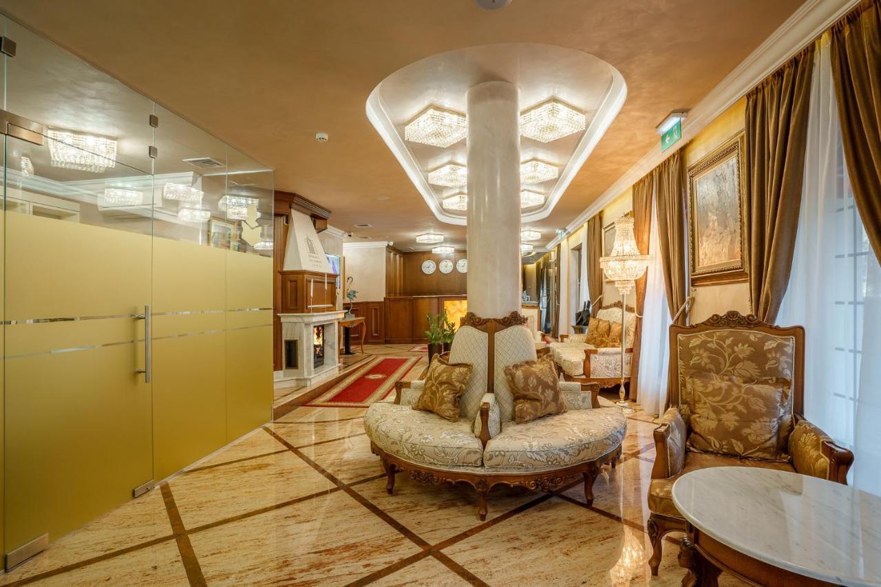 Residence City Garden - Certificate Of Excellence Top 10 Best Five-Stars City Hotels For 2024 Awarded By Htif Plovdiv Bagian luar foto