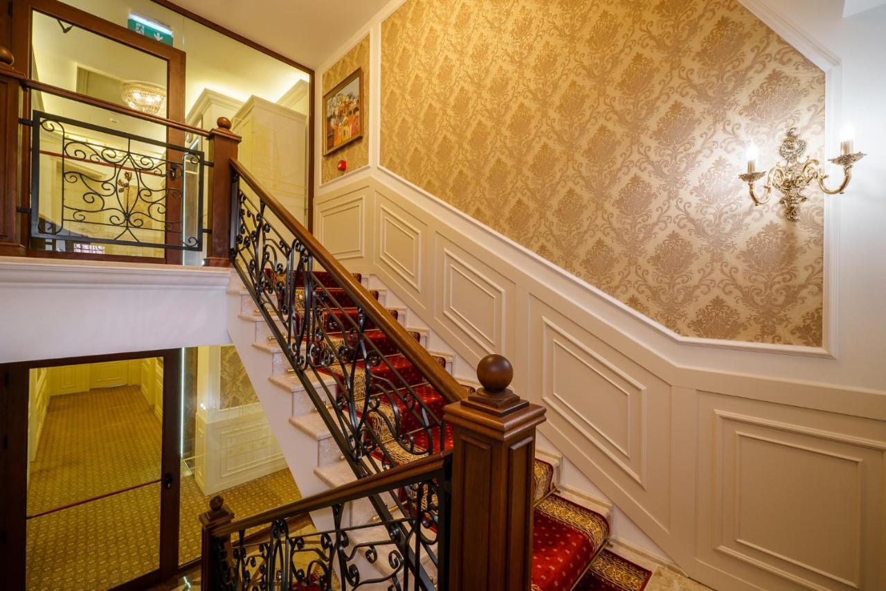Residence City Garden - Certificate Of Excellence Top 10 Best Five-Stars City Hotels For 2024 Awarded By Htif Plovdiv Bagian luar foto