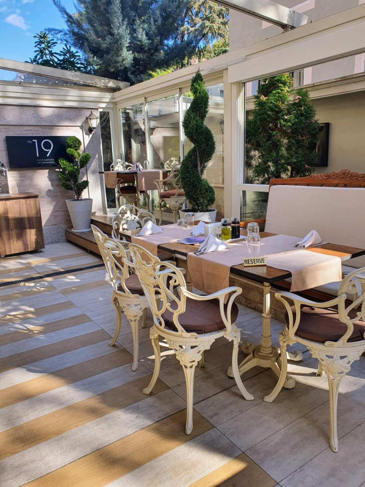 Residence City Garden - Certificate Of Excellence Top 10 Best Five-Stars City Hotels For 2024 Awarded By Htif Plovdiv Bagian luar foto