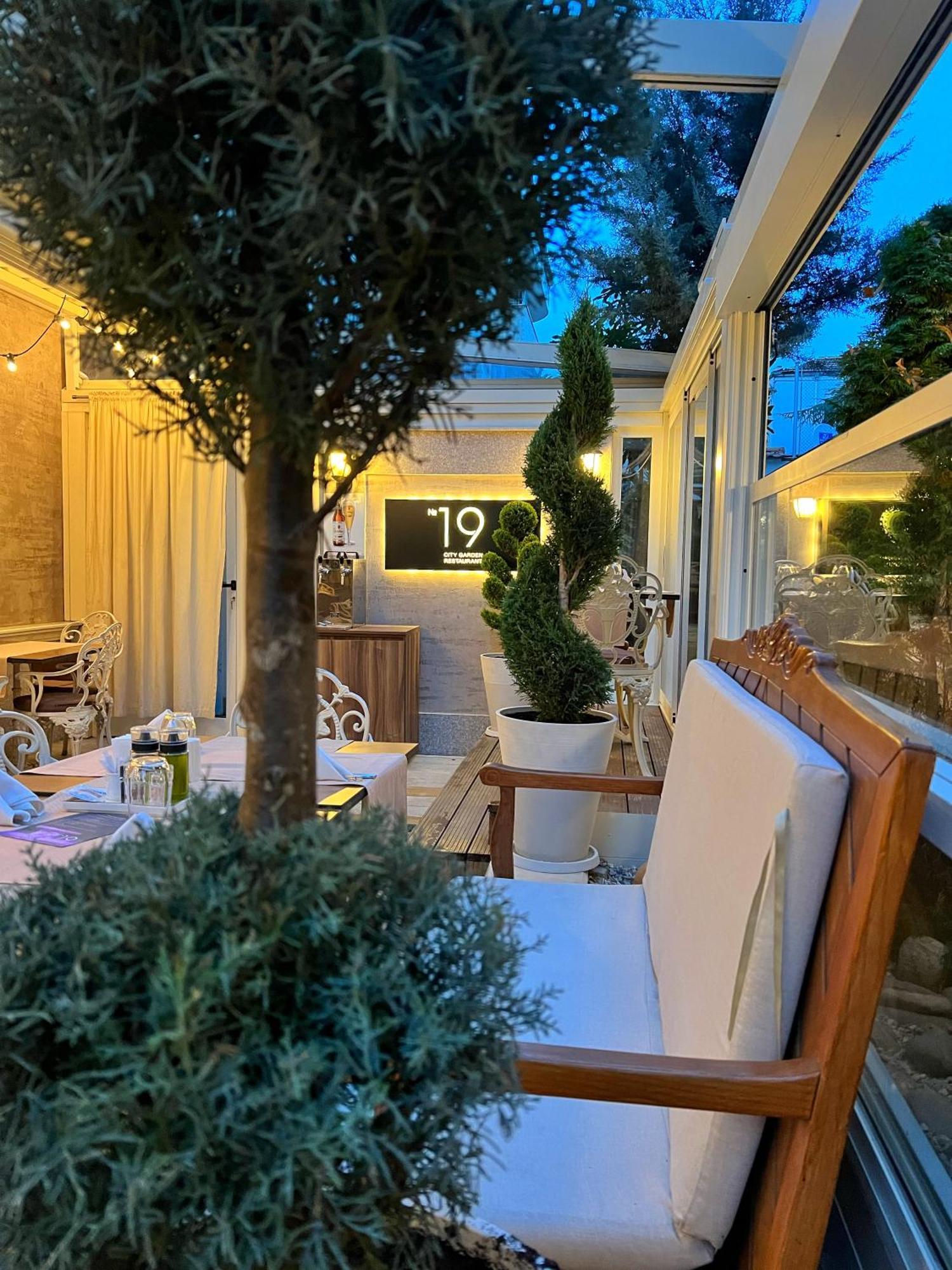 Residence City Garden - Certificate Of Excellence Top 10 Best Five-Stars City Hotels For 2024 Awarded By Htif Plovdiv Bagian luar foto