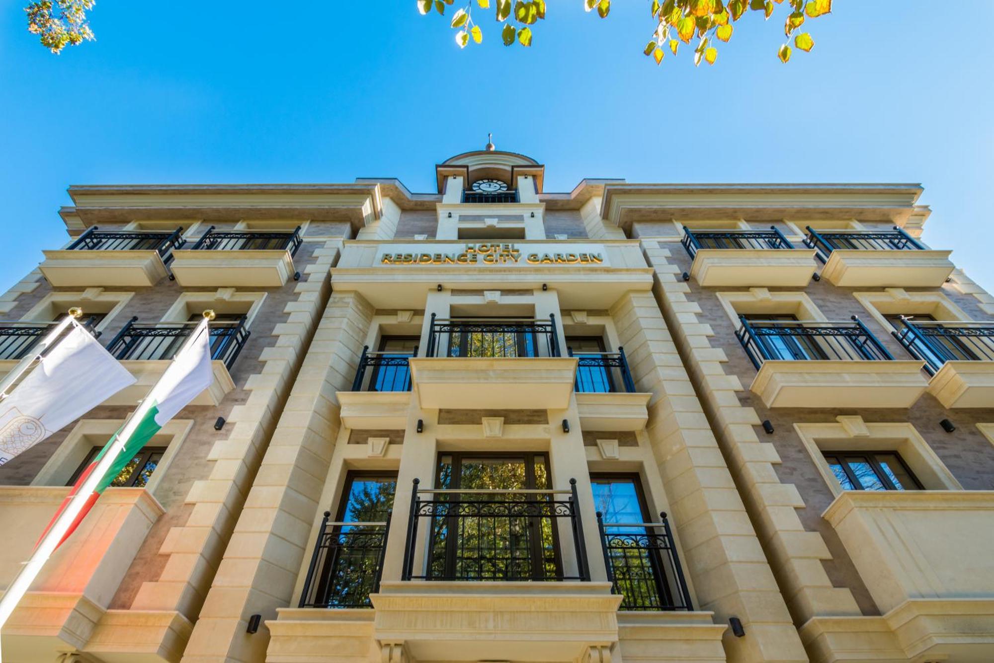 Residence City Garden - Certificate Of Excellence Top 10 Best Five-Stars City Hotels For 2024 Awarded By Htif Plovdiv Bagian luar foto