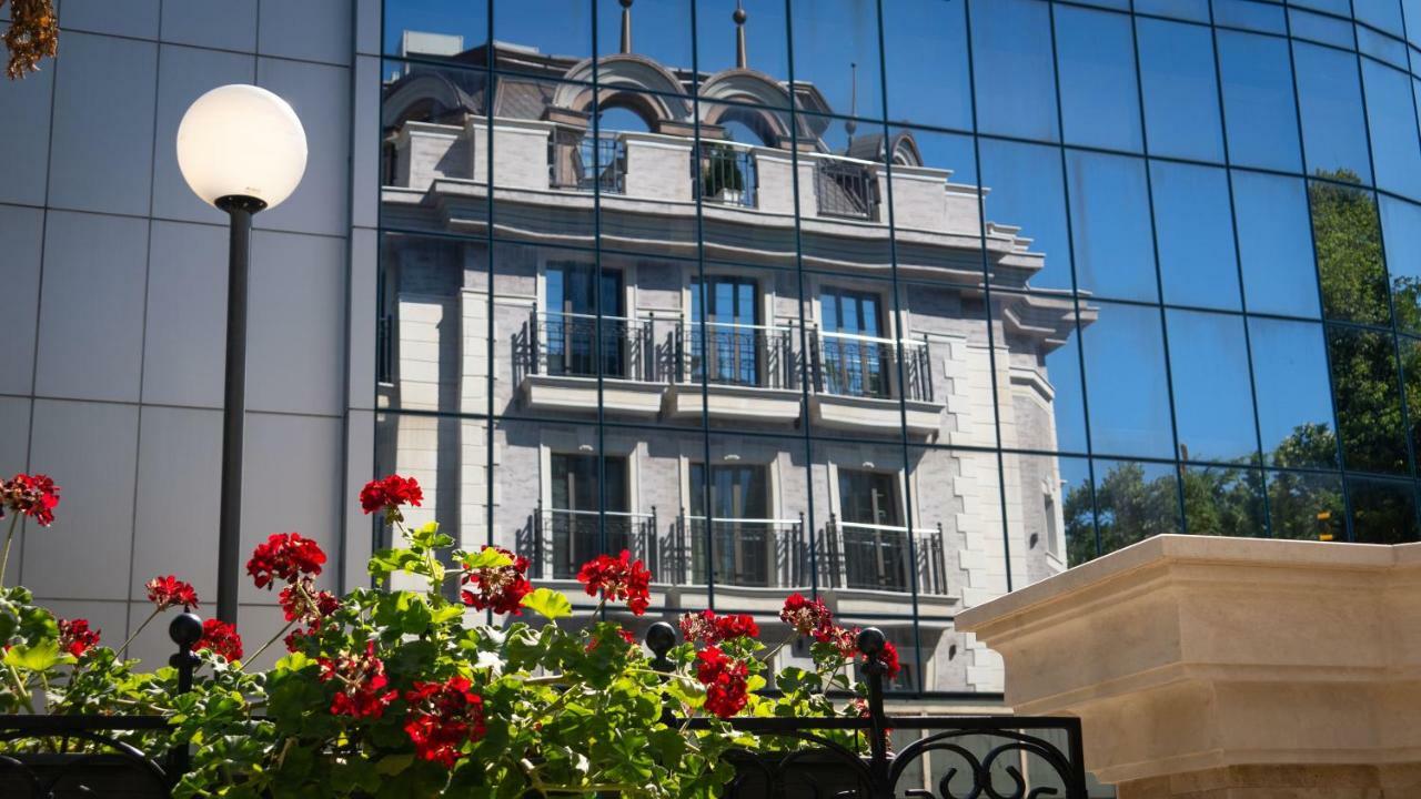 Residence City Garden - Certificate Of Excellence Top 10 Best Five-Stars City Hotels For 2024 Awarded By Htif Plovdiv Bagian luar foto
