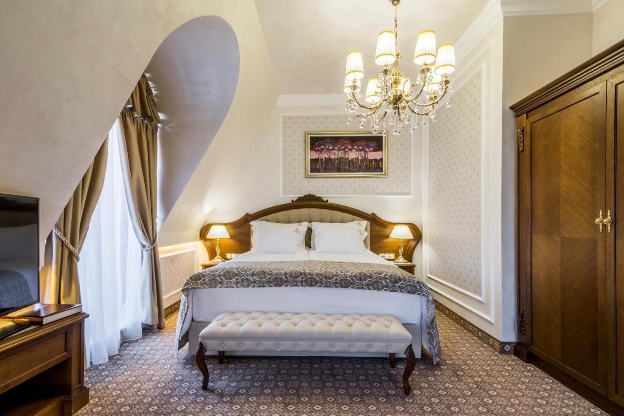 Residence City Garden - Certificate Of Excellence Top 10 Best Five-Stars City Hotels For 2024 Awarded By Htif Plovdiv Bagian luar foto